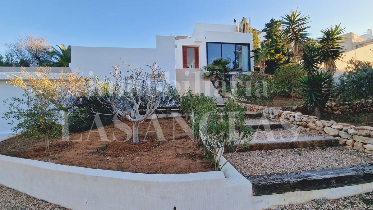 Ibiza west coast - Attractive villa with stone tower and beautiful sunset and sea views for sale