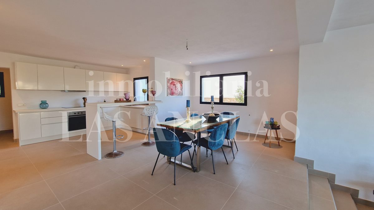 villa con torre de piedra natural en costa oeste Ibiza en venta