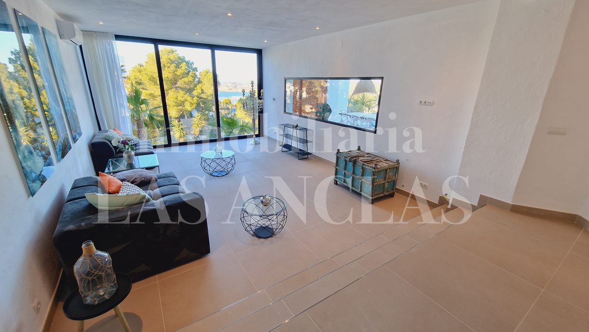 Ibiza costa oeste - Atractiva villa con torre de piedra con vistas a las puestas de sol y mar en venta