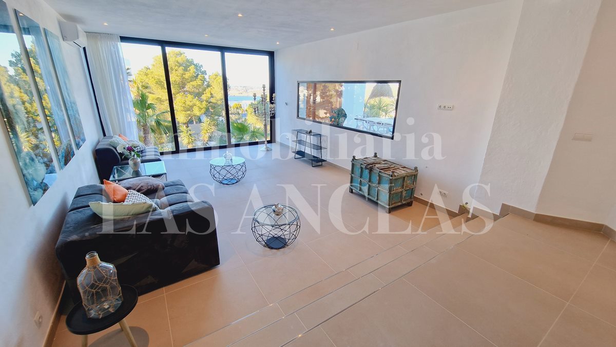 Ibiza Westküste - Atractiva villa con torre de piedra con vistas a las puestas de sol y mar im Verkauf