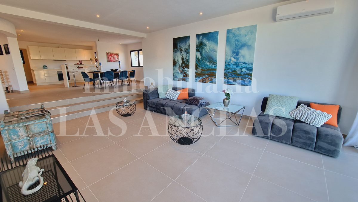 Ibiza west coast - Attractive villa with stone tower and beautiful sunset and sea views for sale