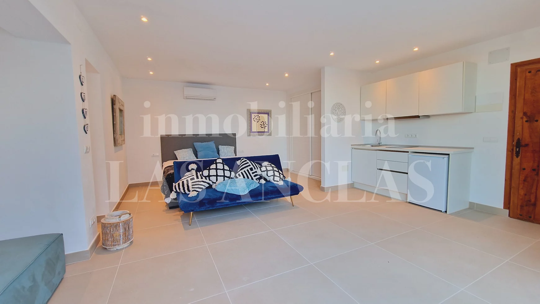  Ibiza West Coast - Renovated villa with stone tower and views to the sea and the coast