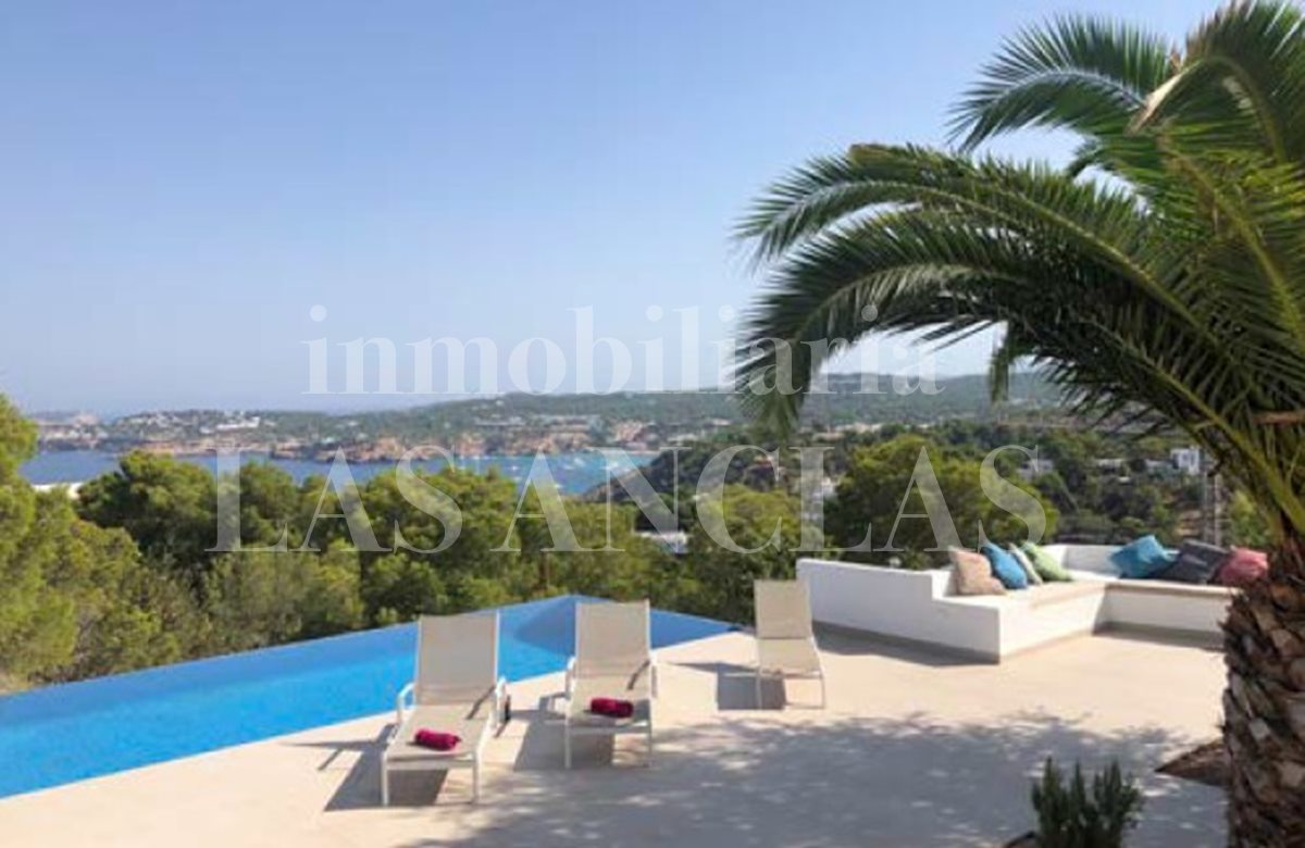 Ibiza west coast - Attractive villa with stone tower and beautiful sunset and sea views for sale