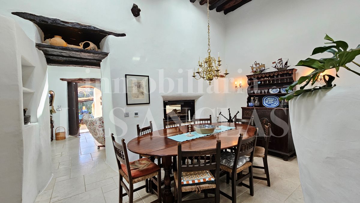 Ibiza San José - Beautiful renovated historic finca surrounded by lush gardens for sale Ibiza San José - Beautiful renovated historic finca surrounded by lush gardens for sale