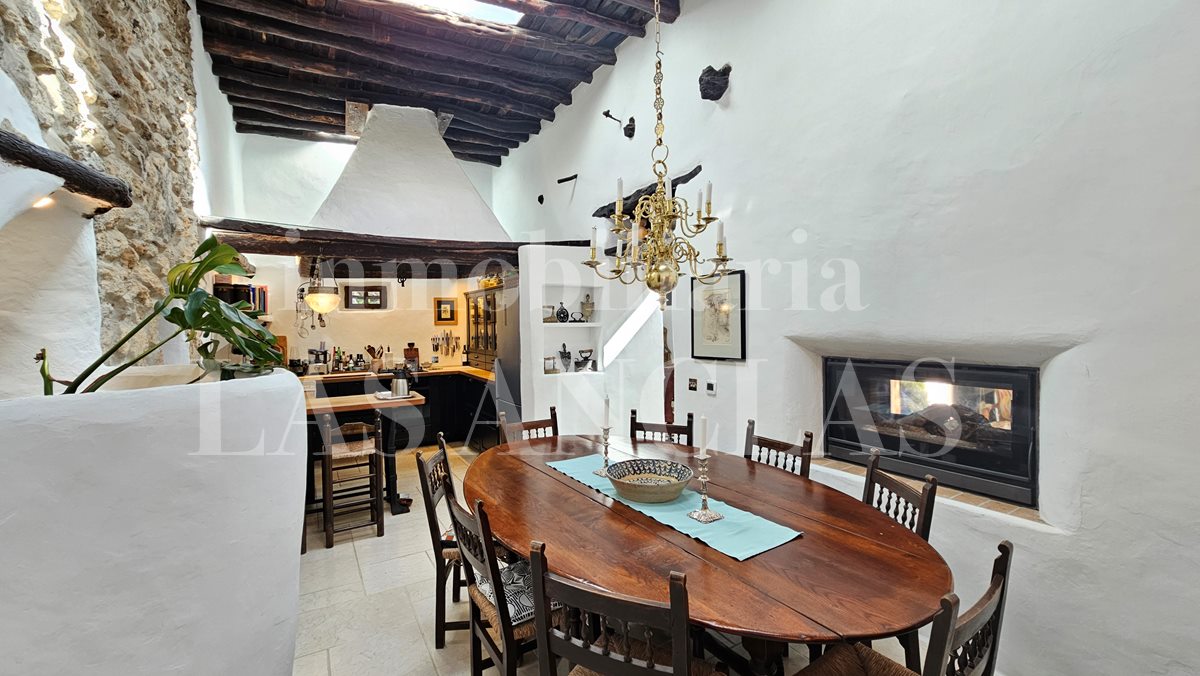 Ibiza San José - Finca histórica de 400 años bellamente renovada con varios anexos y muchos detalles en venta