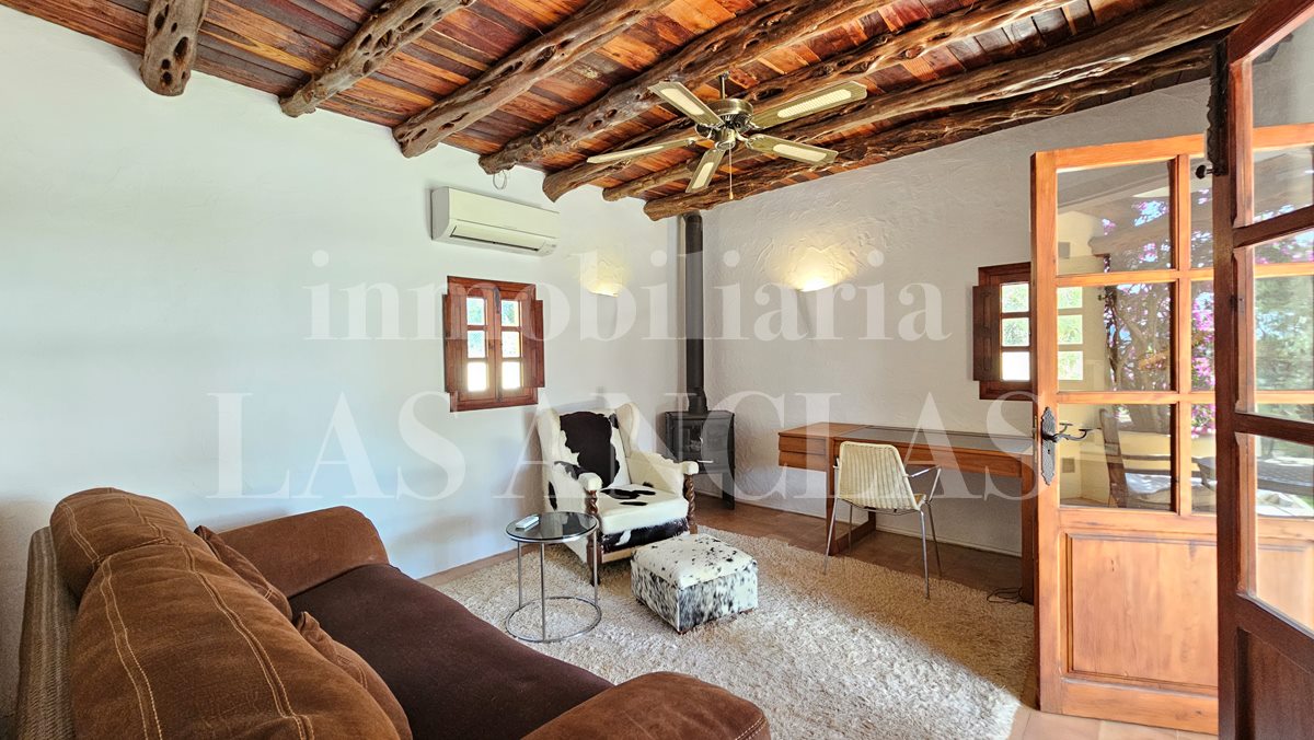 Ibiza San Rafael - Amplia villa de campo de estilo ibicenco rodeada de naturaleza y tranquilidad en venta