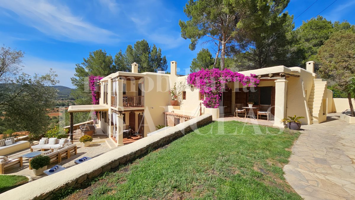 Ibiza San Rafael - Beautiful country finca with 7 bedrooms and unobstructable views to the landscape for sale