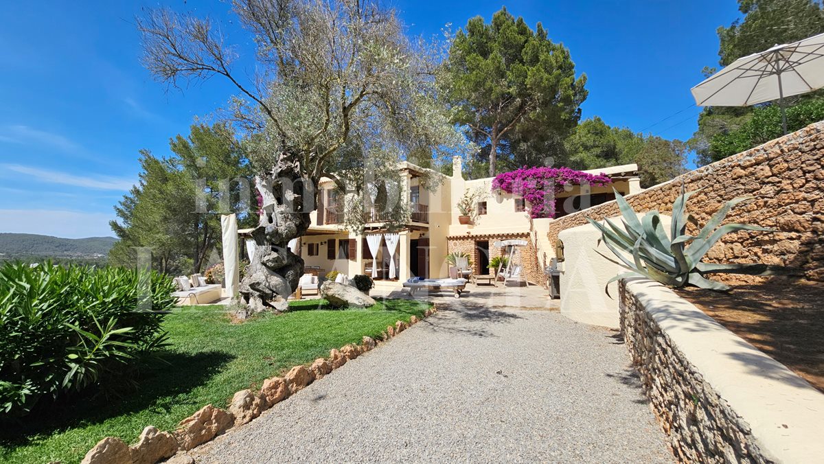 countryside villa / finca centre of the island Ibiza for sale