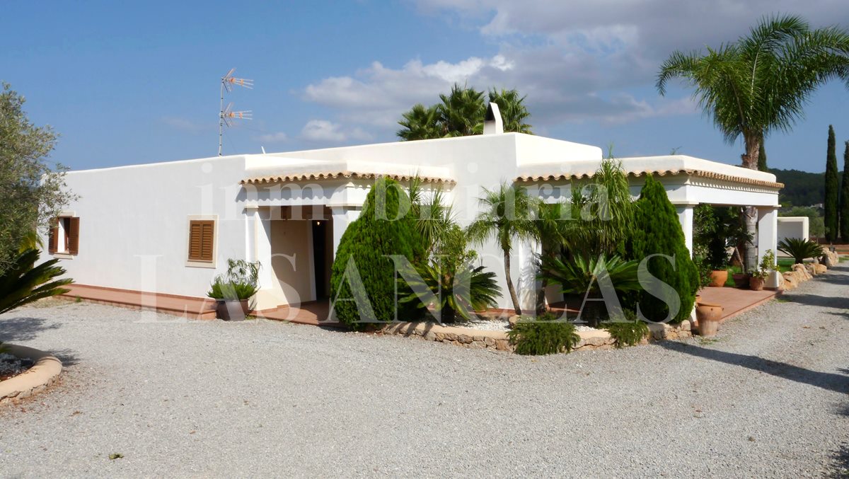 Ibiza Santa Gertrudis - ¡Licencia turística! Casa de campo en entorno muy tranquilo en venta