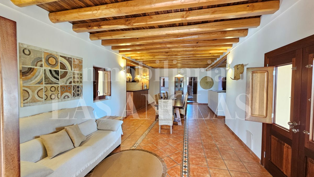 Ibiza Santa Gertrudis - Vermietungslizenz! Gemütliches, ebenerdiges Landhaus in absoluter Ruhe im Verkauf