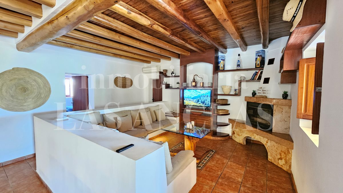 Ibiza Santa Gertrudis - Touristic rental license! Countryside home with guest room in peaceful settings for sale