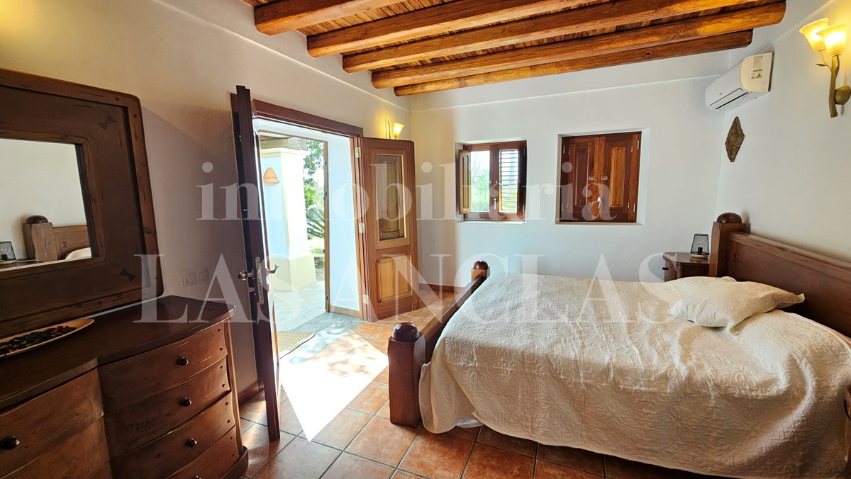 Ibiza Santa Gertrudis - Vermietungslizenz! Gemütliches, ebenerdiges Landhaus in absoluter Ruhe im Verkauf
