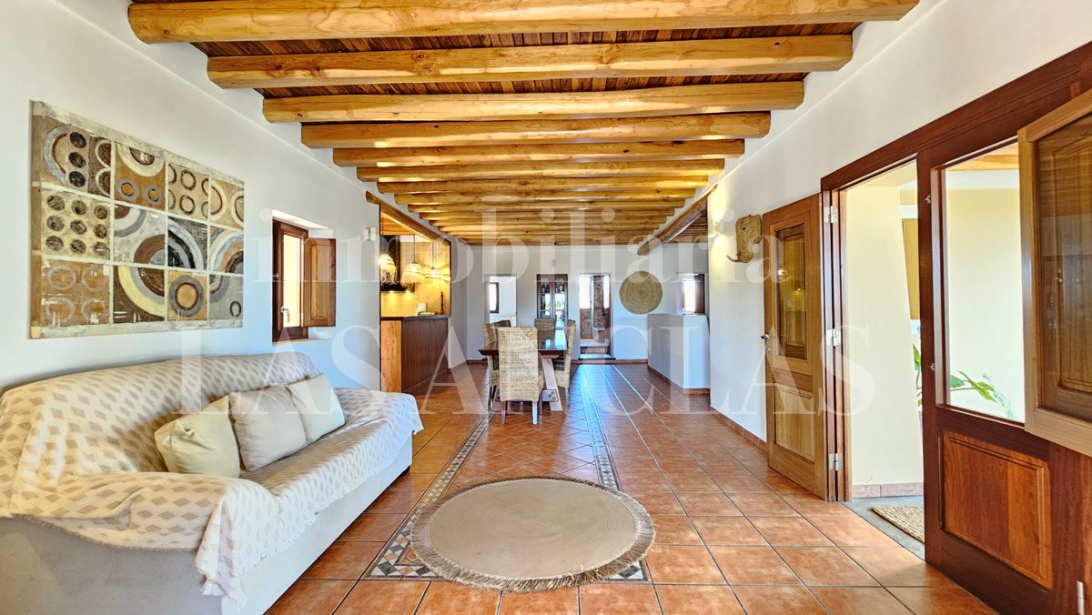 Ibiza Santa Gertrudis - Single-storey country house with rental license in an idyllic location te koop