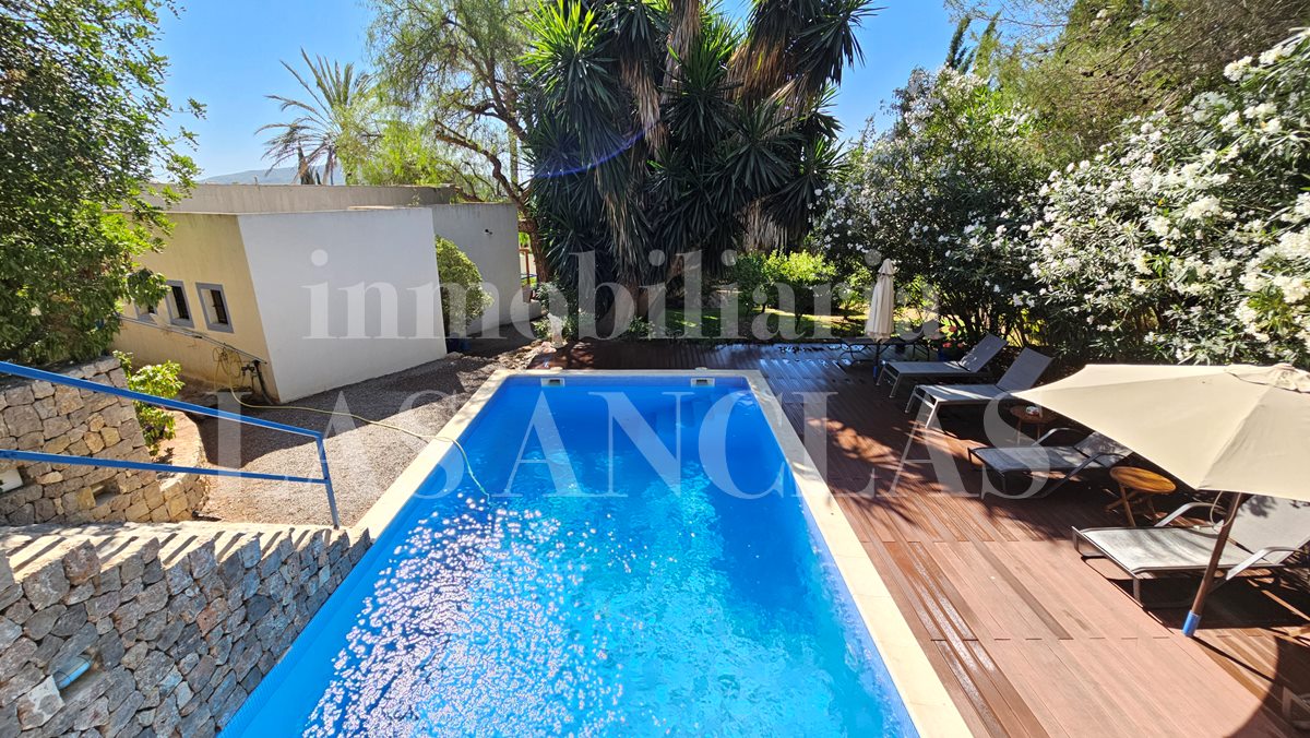 Ibiza San Lorenzo - Lovely finca with distant sea views and rental license for sale