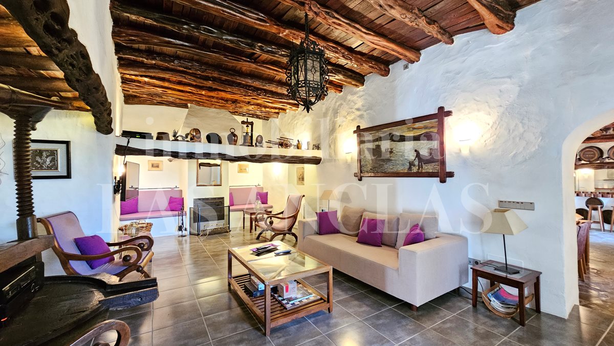 Ibiza San Lorenzo - Authentic finca with official tourist rental license for sale