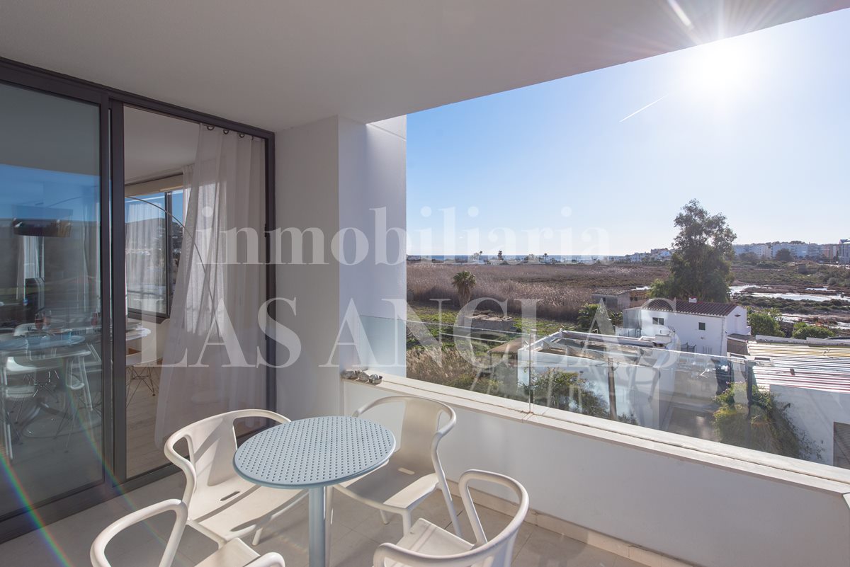 Ibiza Marina Botafoch - Modern flat with sea views near the beach and yacht marina in vendita