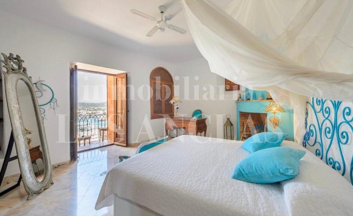Ibiza Dalt Vila - Excepcional, amplio piso en edificio histórico con vistas al puerto y al mar en venta