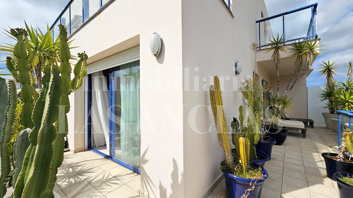 Ibiza Talamanca - Walking to the beach! A spacious, bright flat with ample terrace and sea views in vendita