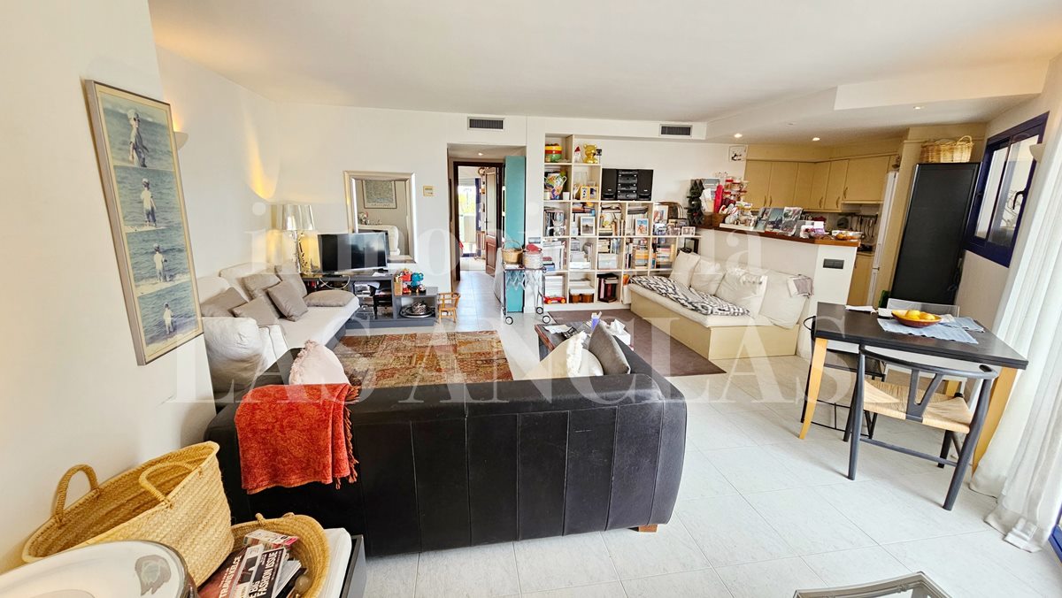 Ibiza Talamanca - Luminoso piso con gran terraza y vistas al mar a un paso de la playa en venta
