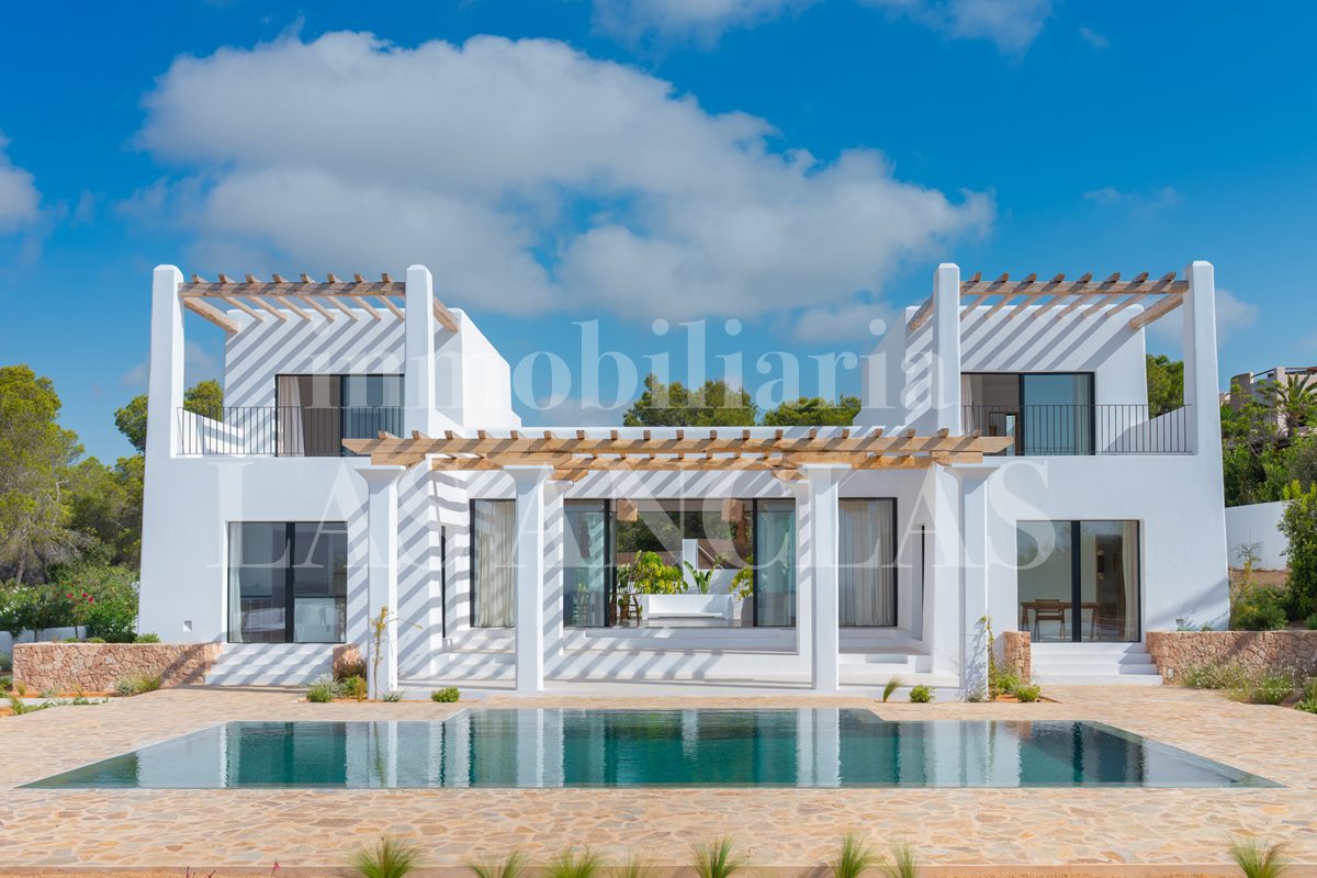 Ibiza San Carlos - First line to the sea! Impressive newly built Blakstad-Designed Villa à vendre