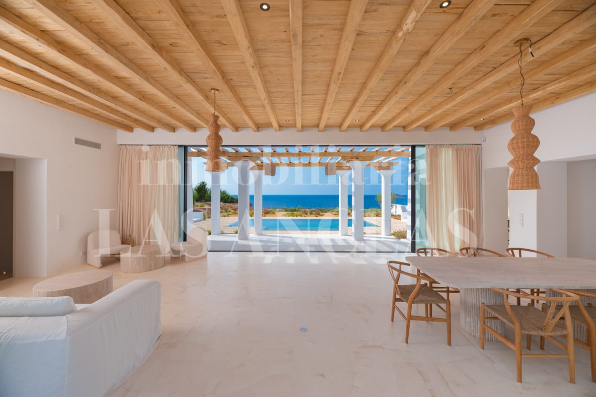 Ibiza San Carlos - First line to the sea! Impressive newly built Blakstad-Designed Villa à vendre