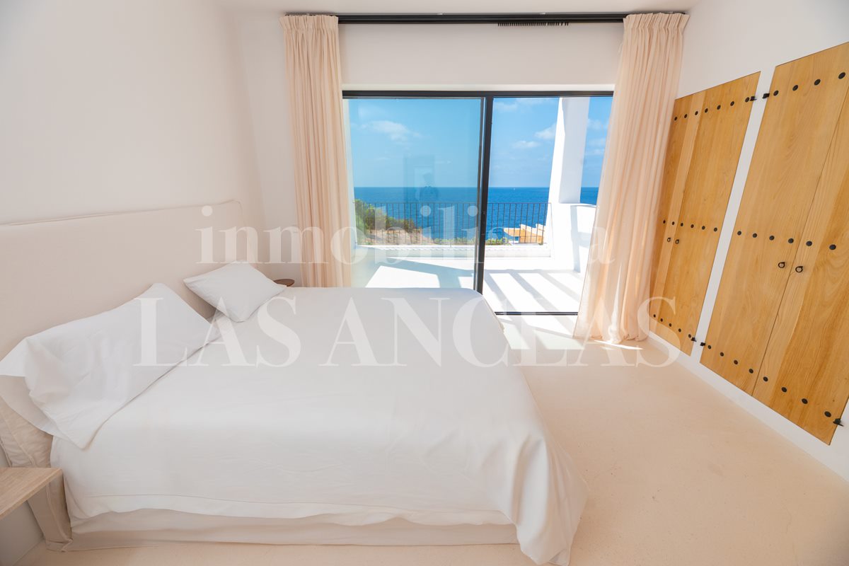 Ibiza San Carlos - First line to the sea! Impressive newly built Blakstad-Designed Villa à vendre