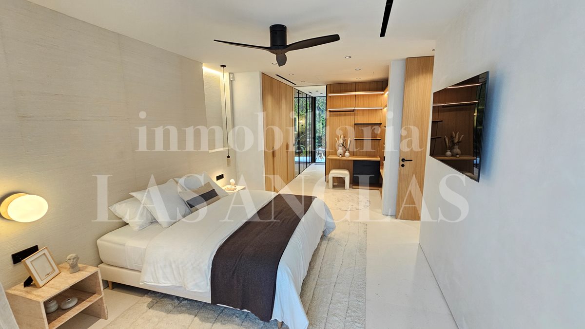 Ibiza Jesús - Turnkey villa with elegant architecture and minimalist lines in vendita