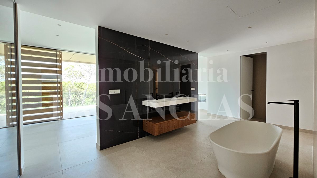 Ibiza Jesús - Brand new contemporary design villa in gated community in vendita