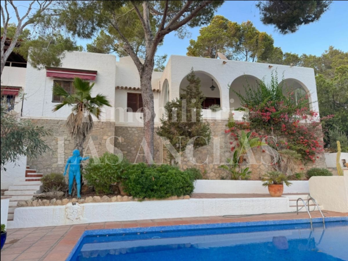 Ibiza West Coast - House with sea view and extension project up to 600m² for sale