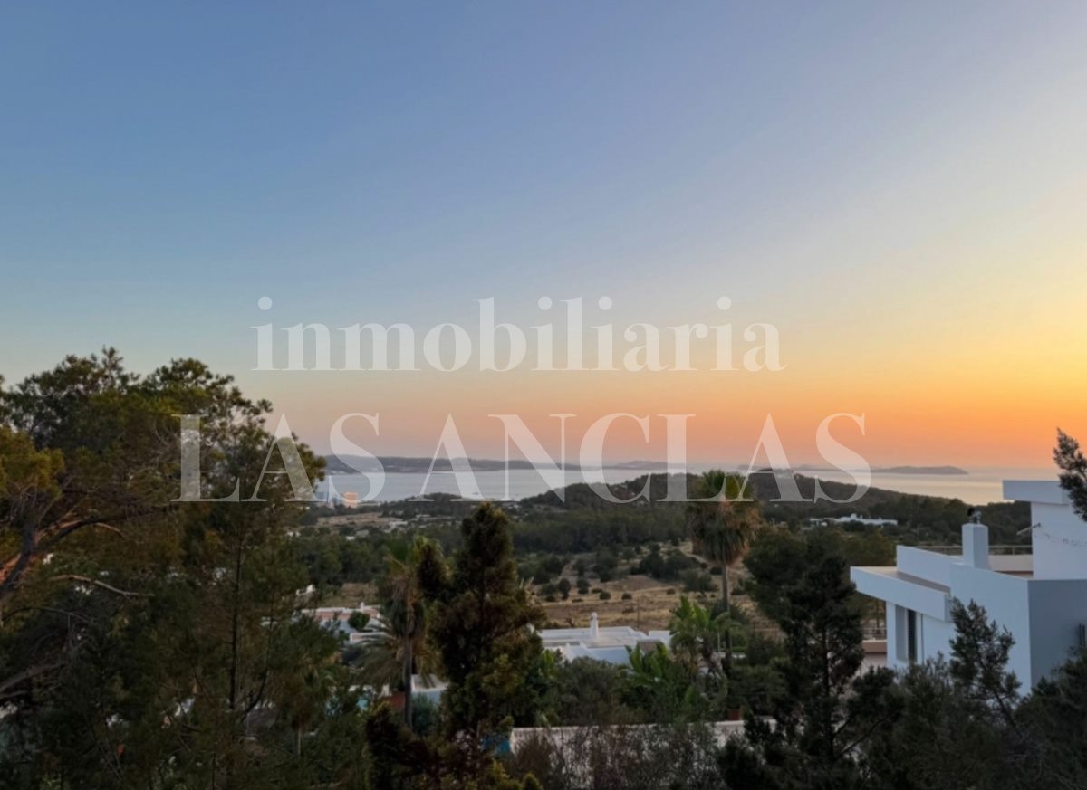 Ibiza West Coast - House with sea view and extension project up to 600m² for sale