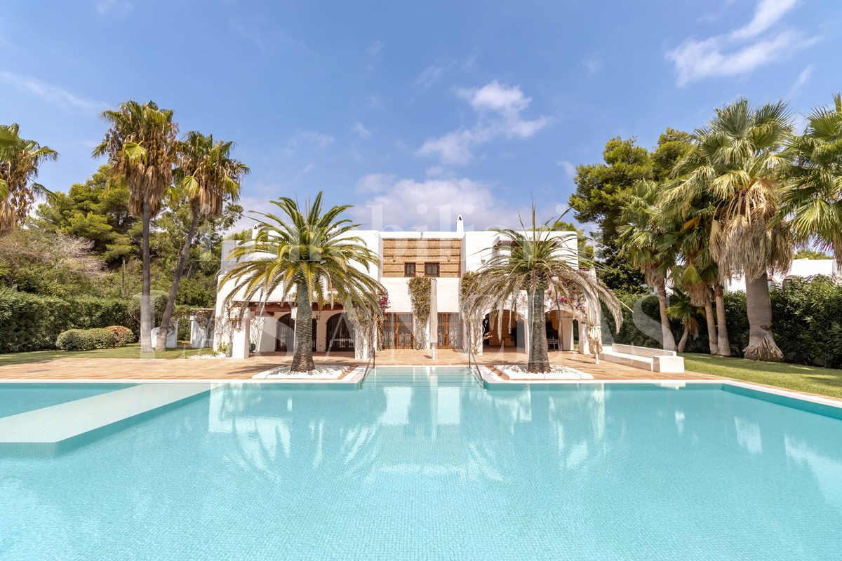 Ibiza costa este - Imponente villa con acceso directo al mar, asombrosa piscina y proyecto Blakstad en venta