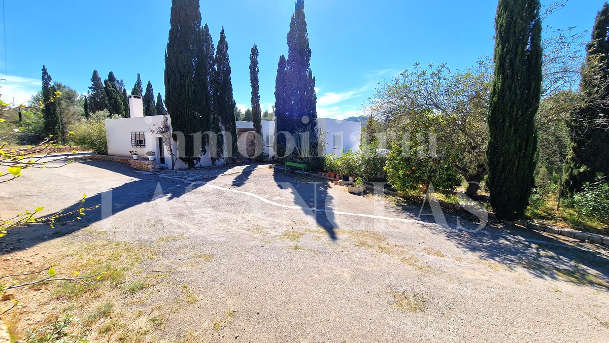 countryside villa / finca between Ibiza & Sta. Eulalia for sale