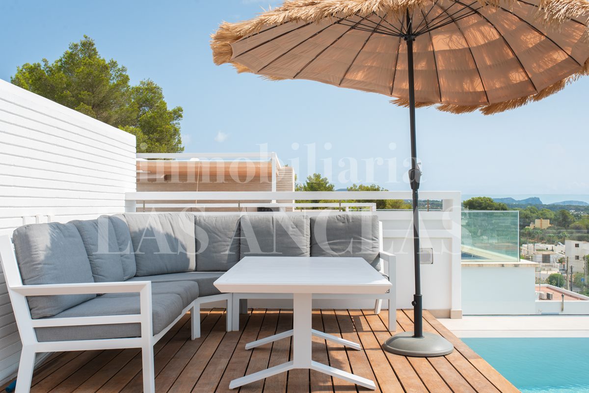 villa in Santa Eulalia Ibiza till salu