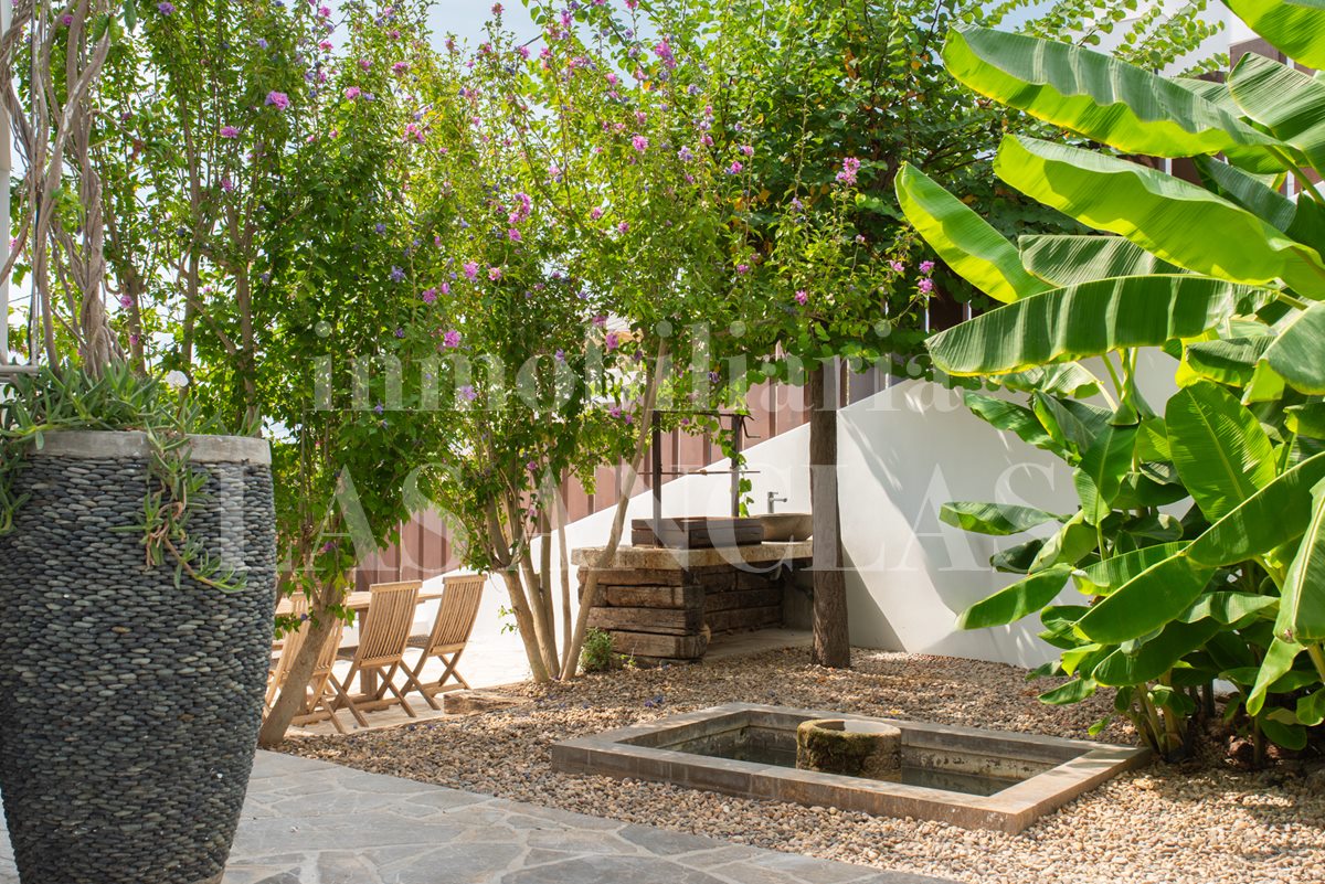 villa in Santa Eulalia Ibiza till salu