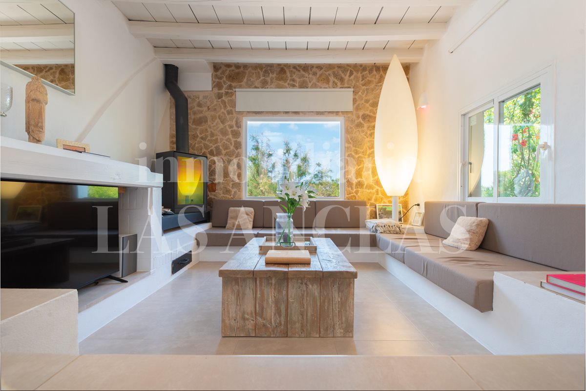 Ibiza San José - Villa mit mediterranem Charme, vielen Entspannungsbereichen und Meerblick im Verkauf