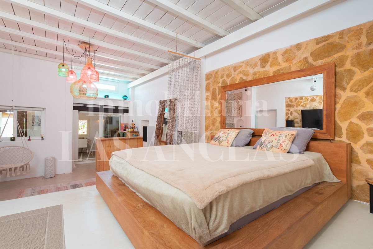 Ibiza San José - Villa mit mediterranem Charme, vielen Entspannungsbereichen und Meerblick im Verkauf
