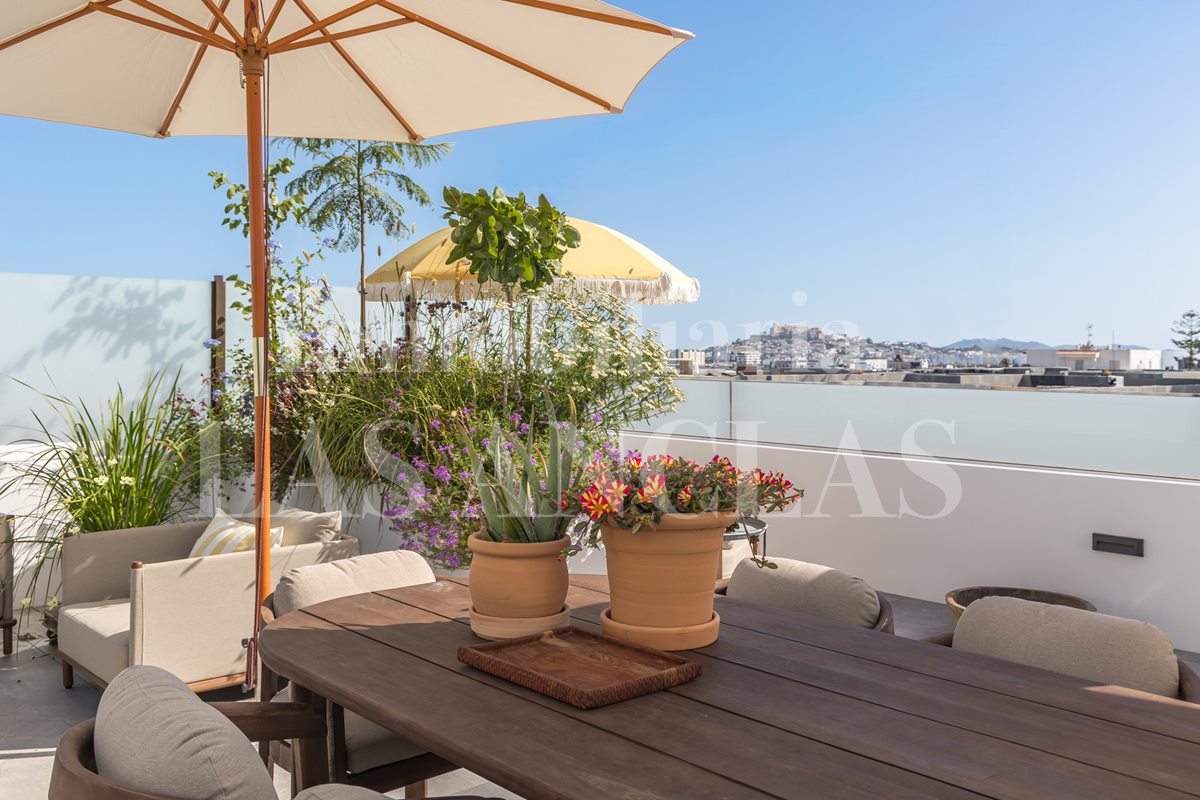Ibiza Jesús - Sophisticated penthouse with private rooftop terrace and Old Town views 待售