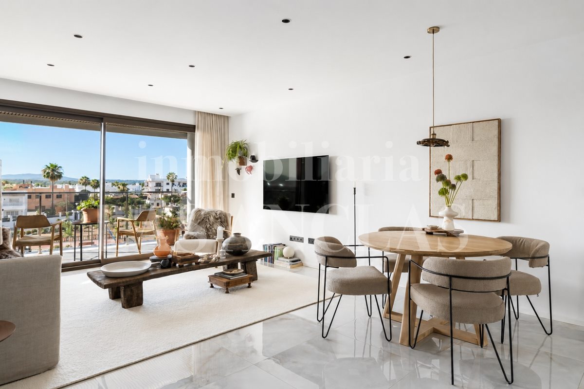 Ibiza Jesús - Sophisticated penthouse with private rooftop terrace and Old Town views 待售