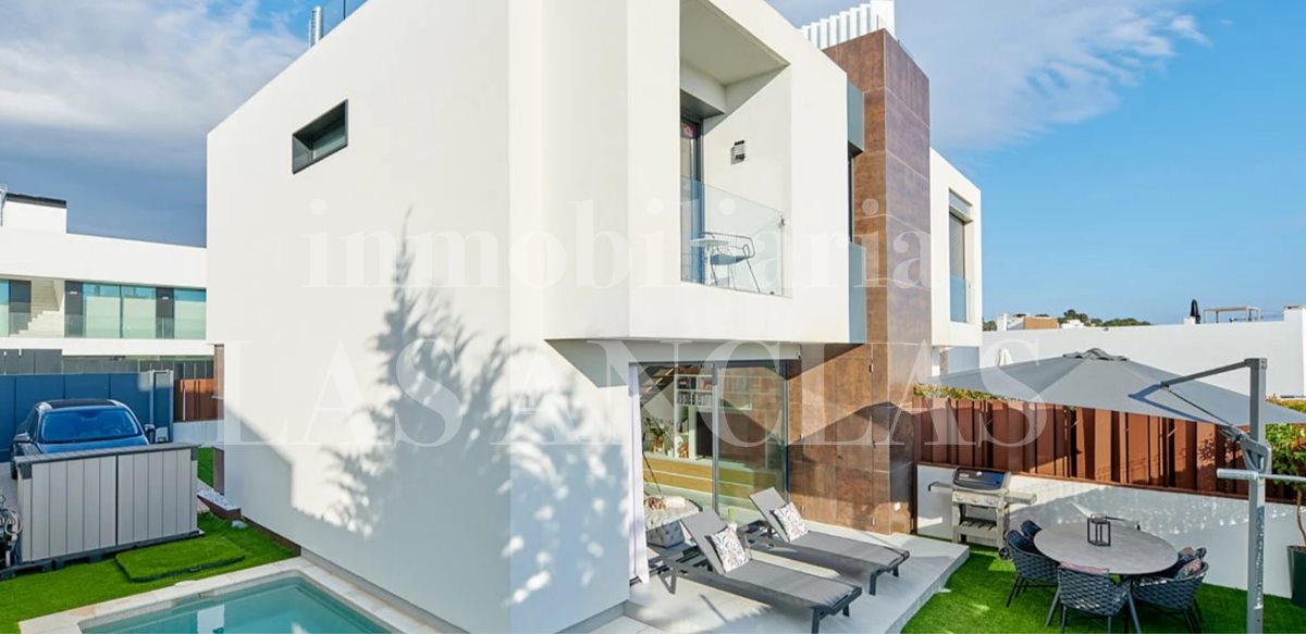 Ibiza Talamanca - Modern semi-detached house with private pool in excellent location for sale