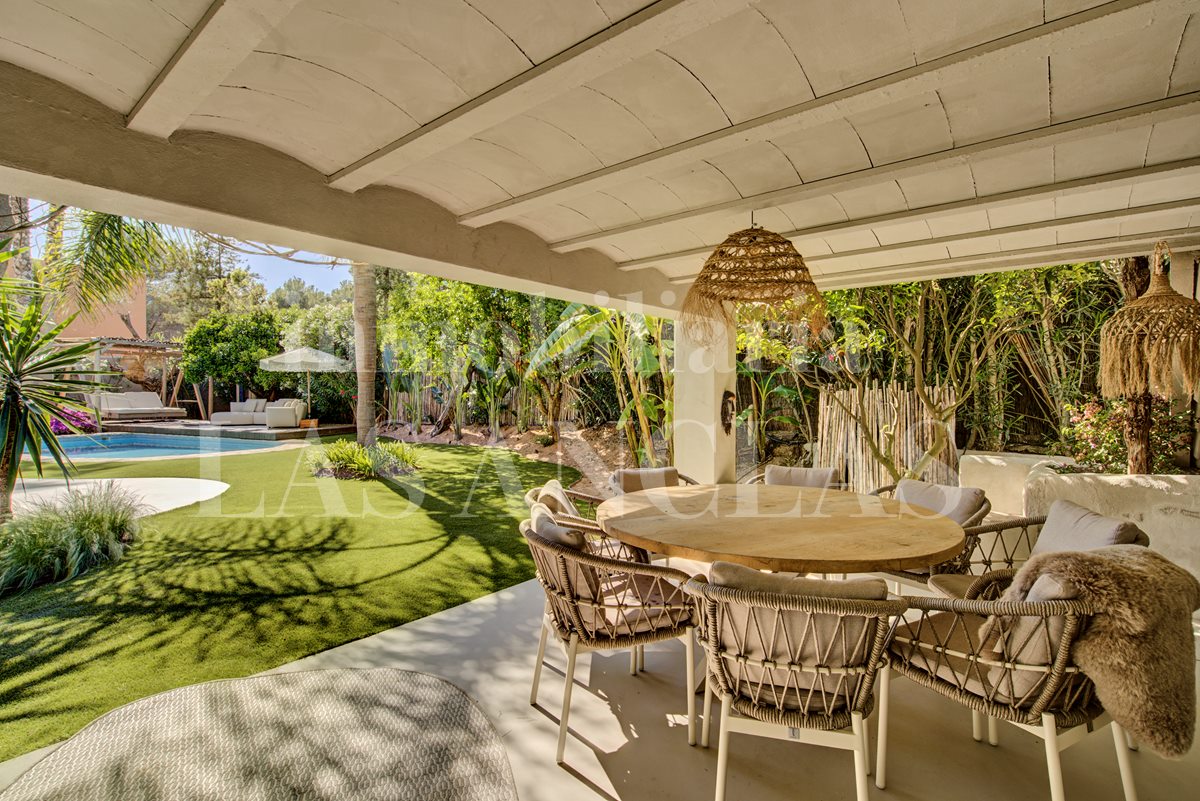 Ibiza Jesús - Renovated villa with mediterranean charm and comfort te koop