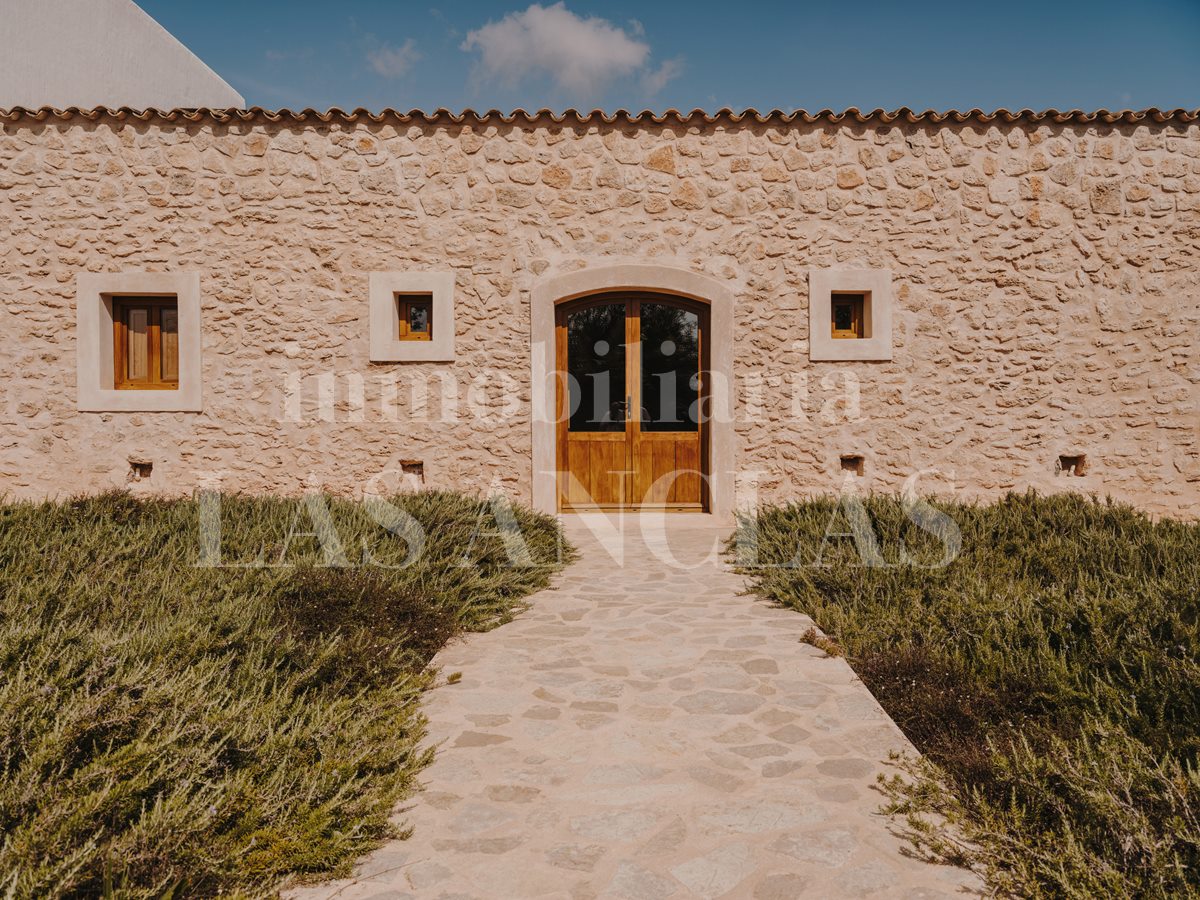 authentic finca mansion in Santa Gertrudis Ibiza for sale
