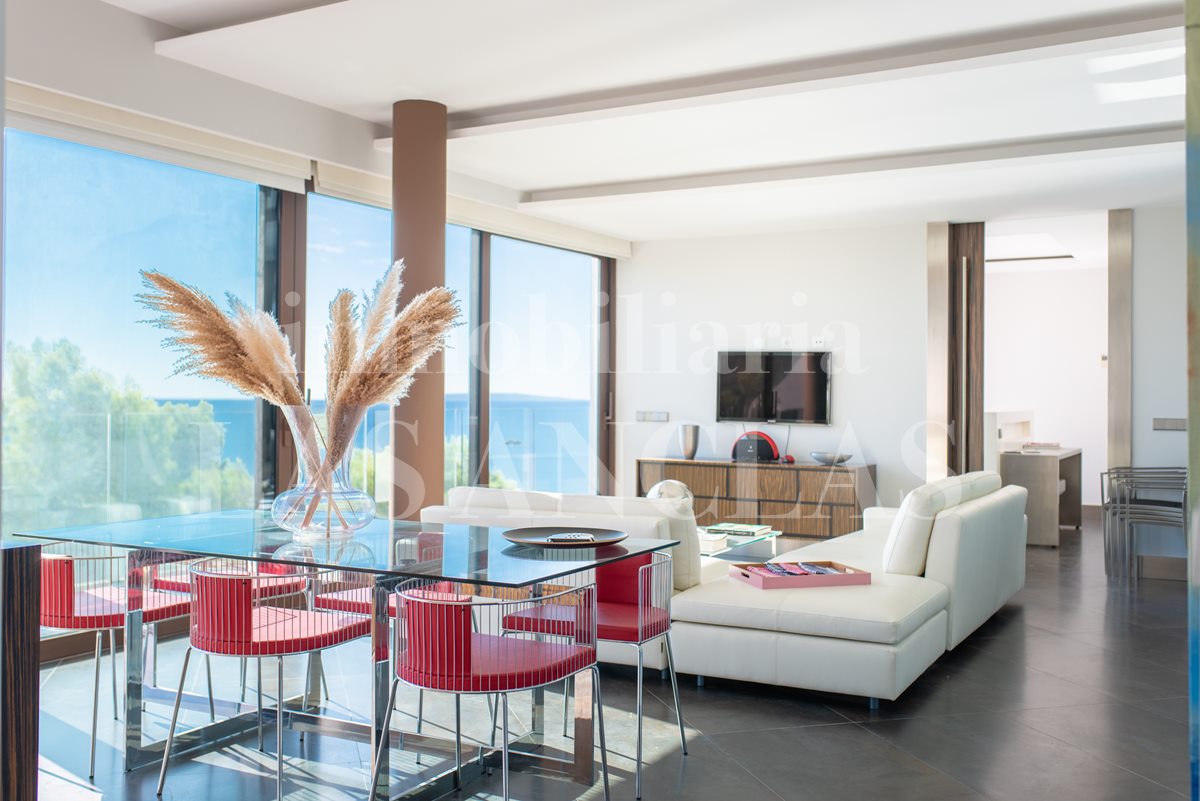 Ibiza nahe Golfplatz - Stilvolle, moderne Villa mit Aufzug und spektakulärem Meerblick im Verkauf