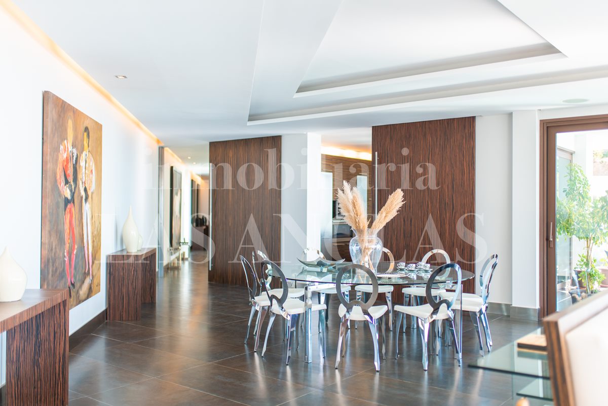 Luxusvilla nahe Golfplatz Ibiza im Verkauf