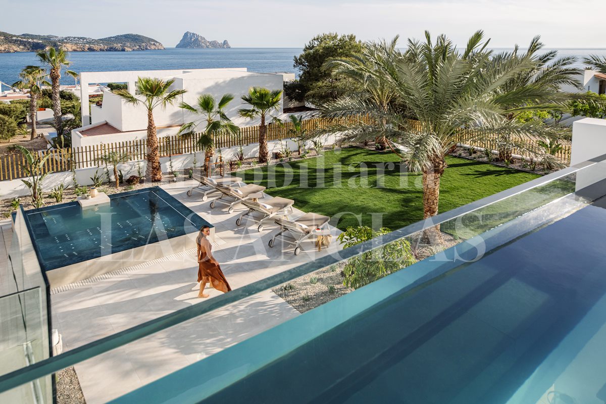 Ibiza Westküste - Moderne Villa mit Meerblick in exklusivem Resort im Verkauf