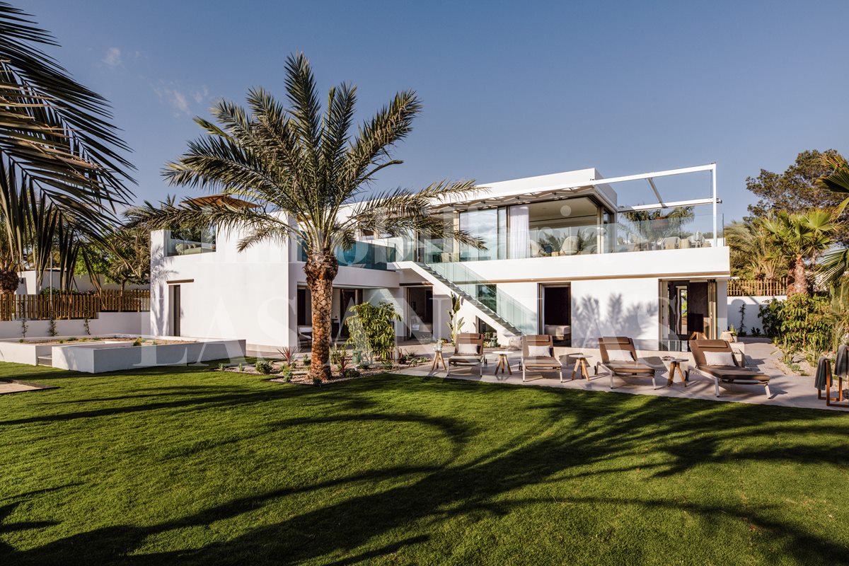 Ibiza Westküste - Moderne Villa mit Meerblick in exklusivem Resort im Verkauf
