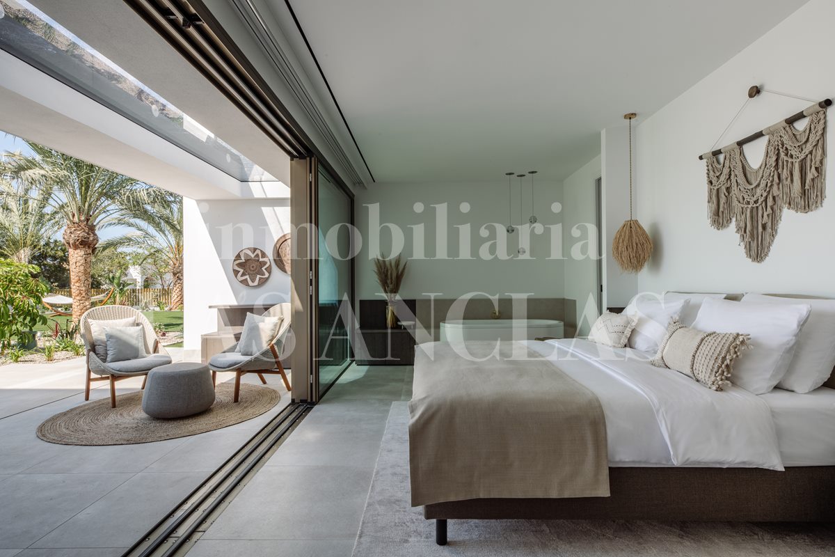 Ibiza Westküste - Moderne Villa mit Meerblick in exklusivem Resort im Verkauf
