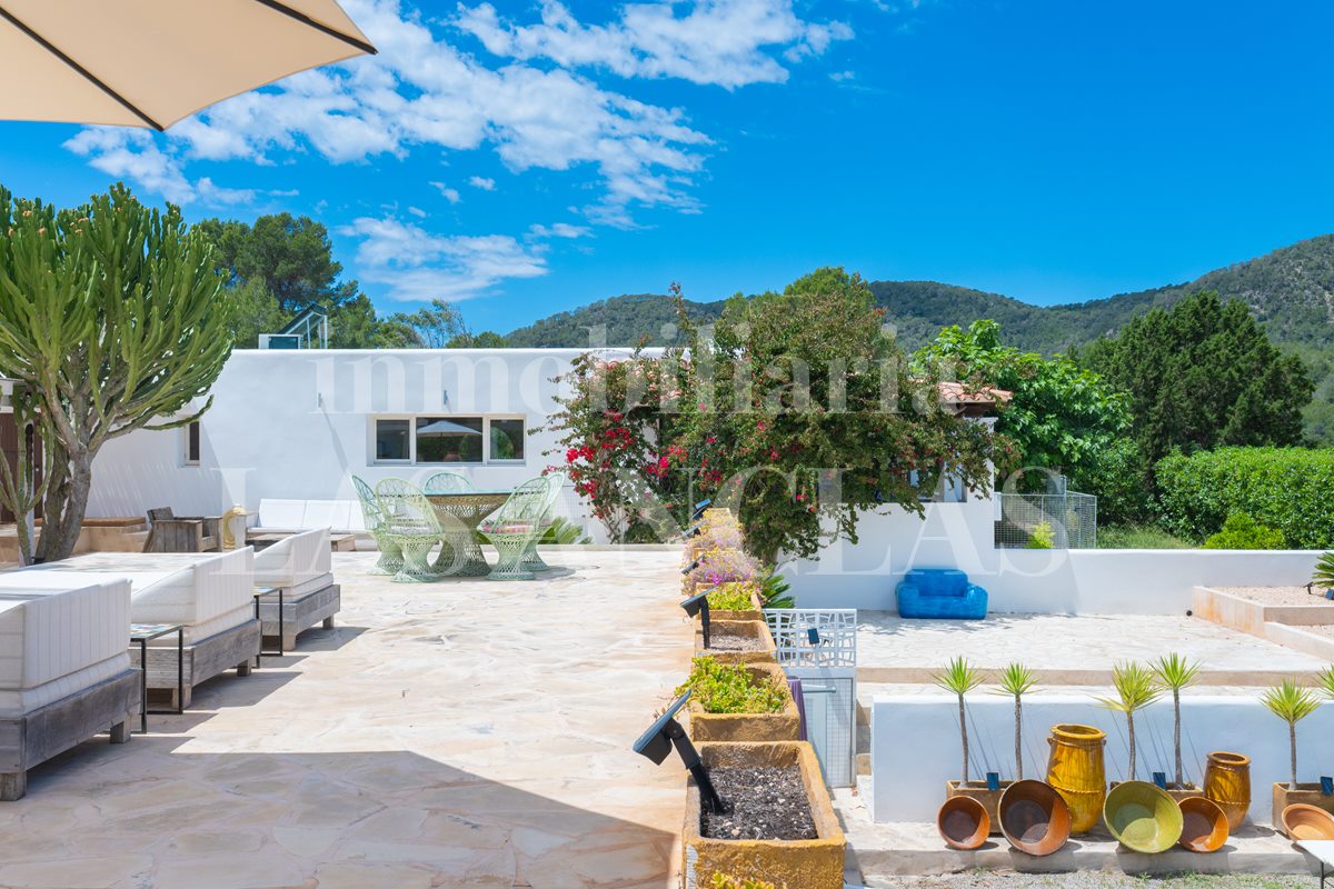 Ibiza San José - Renovated house with plenty of space for guests and outdoor living till salu