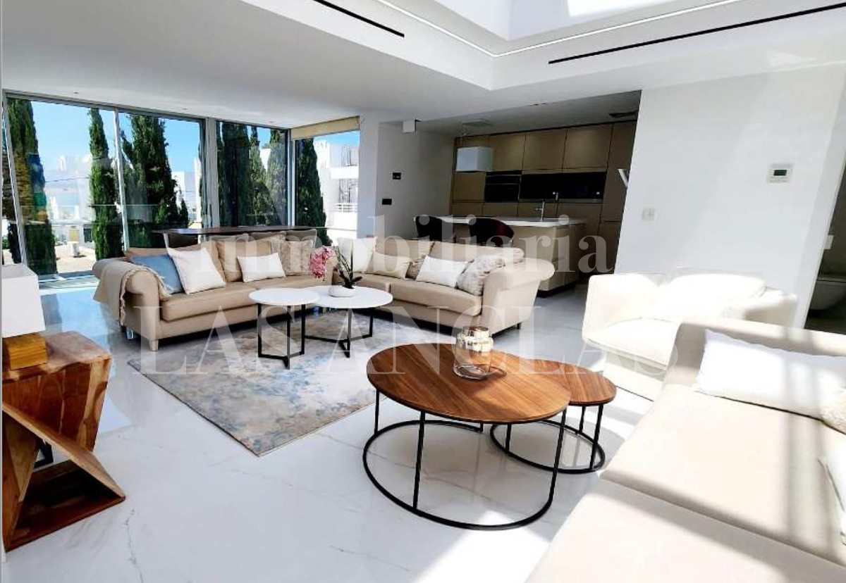 Ibiza Illa Plana - Bright penthouse flat with lift, roof terrace and private pool for sale
