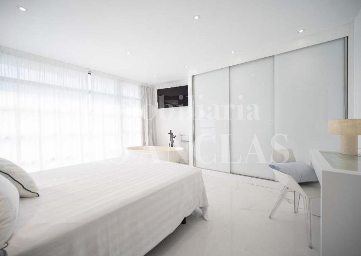 Ibiza Illa Plana - Bright penthouse flat with lift, roof terrace and private pool for sale