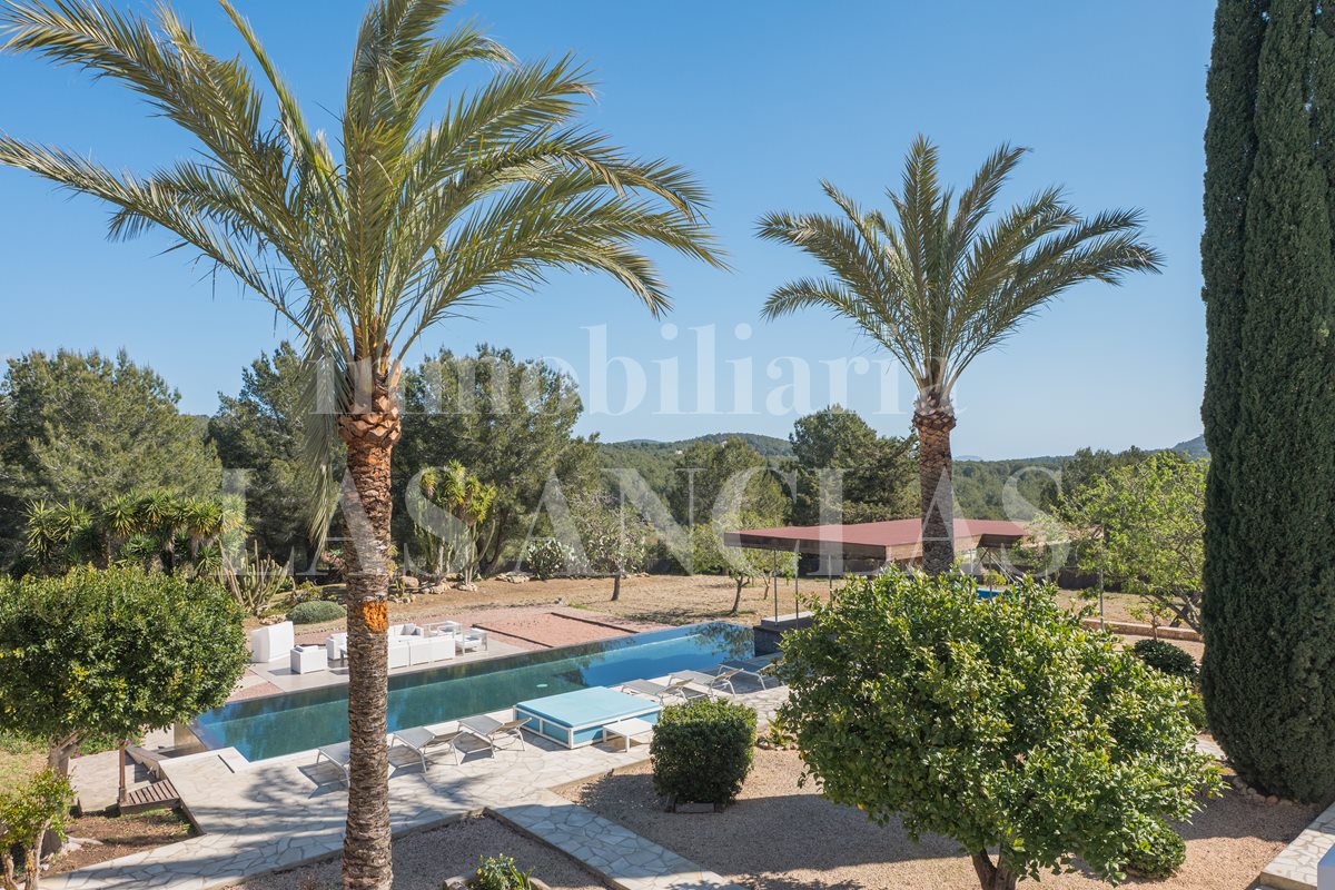 Ibiza Santa Eulalia - Private resort surronded by nature with rental license for 12 people till salu